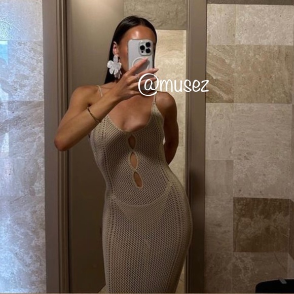 Zara ACETATE FLOWER EARRINGS - Picture 5 of 7